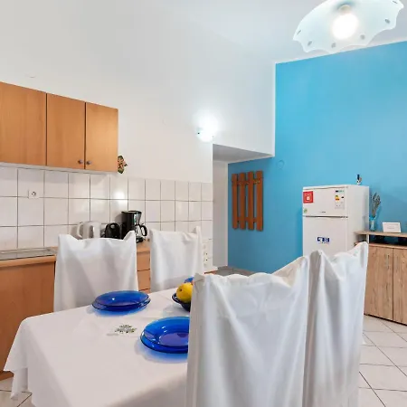 Holiday home Modern In Jasenice With Veranda